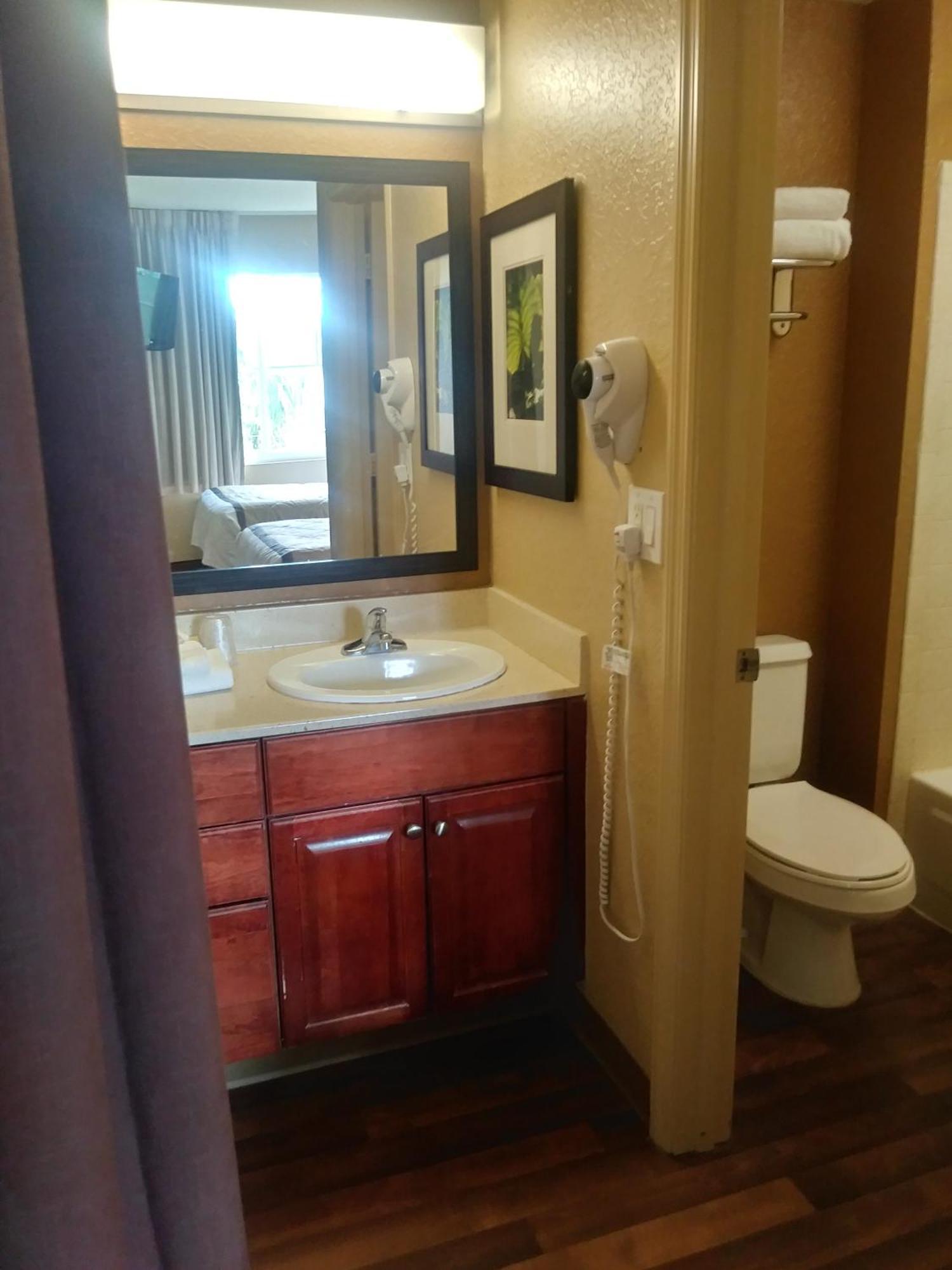 Suite met 1 Slaapkamer en 2 Tweepersoonsbedden - Rookvrij