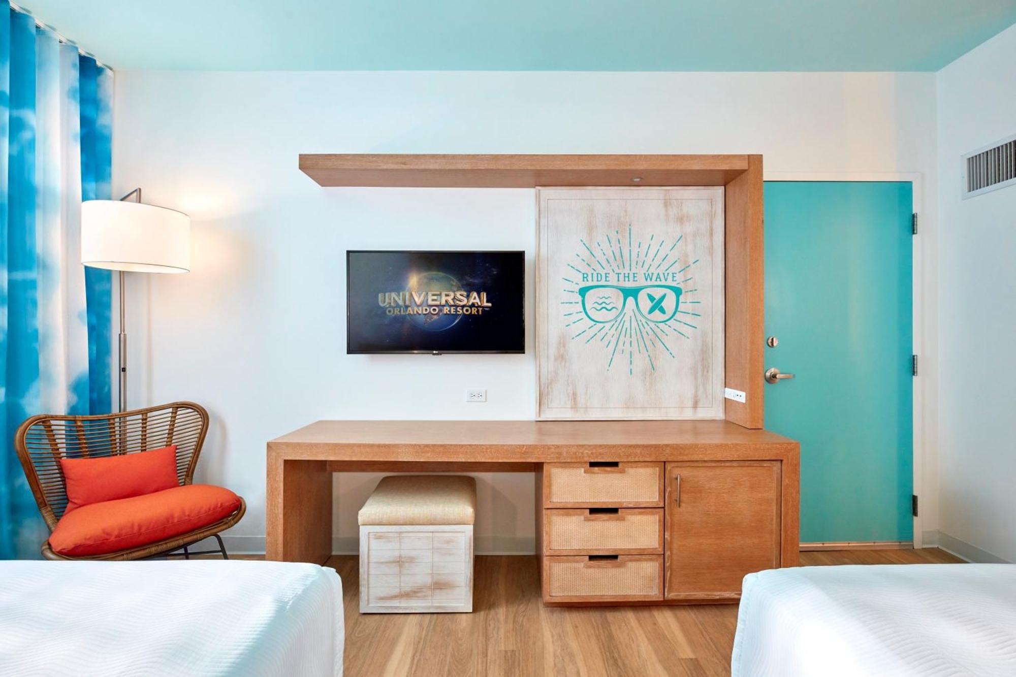 Standard Room Pool View Mobility Accessible with ADA Tub (Includes Early Park Admission*)