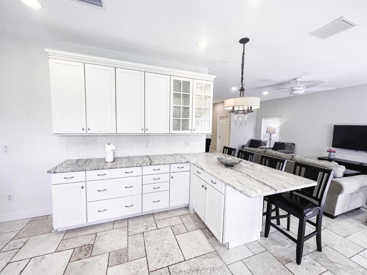 Five-Bedroom House,1288466053:JPEG