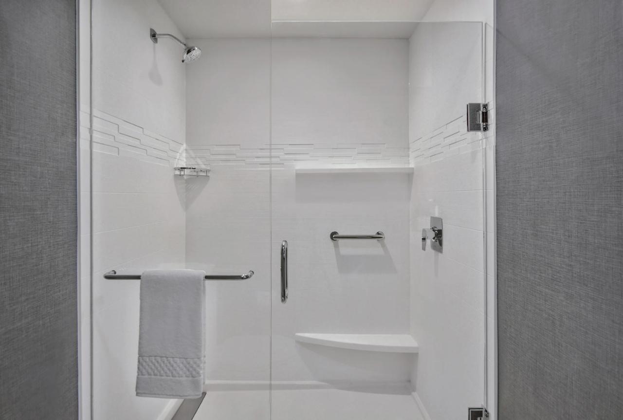 Suite met 2 Slaapkamers en Slaapkamer 1: 1 Kingsize Bed. Slaapkamer 2: 1 Kingsize Bed