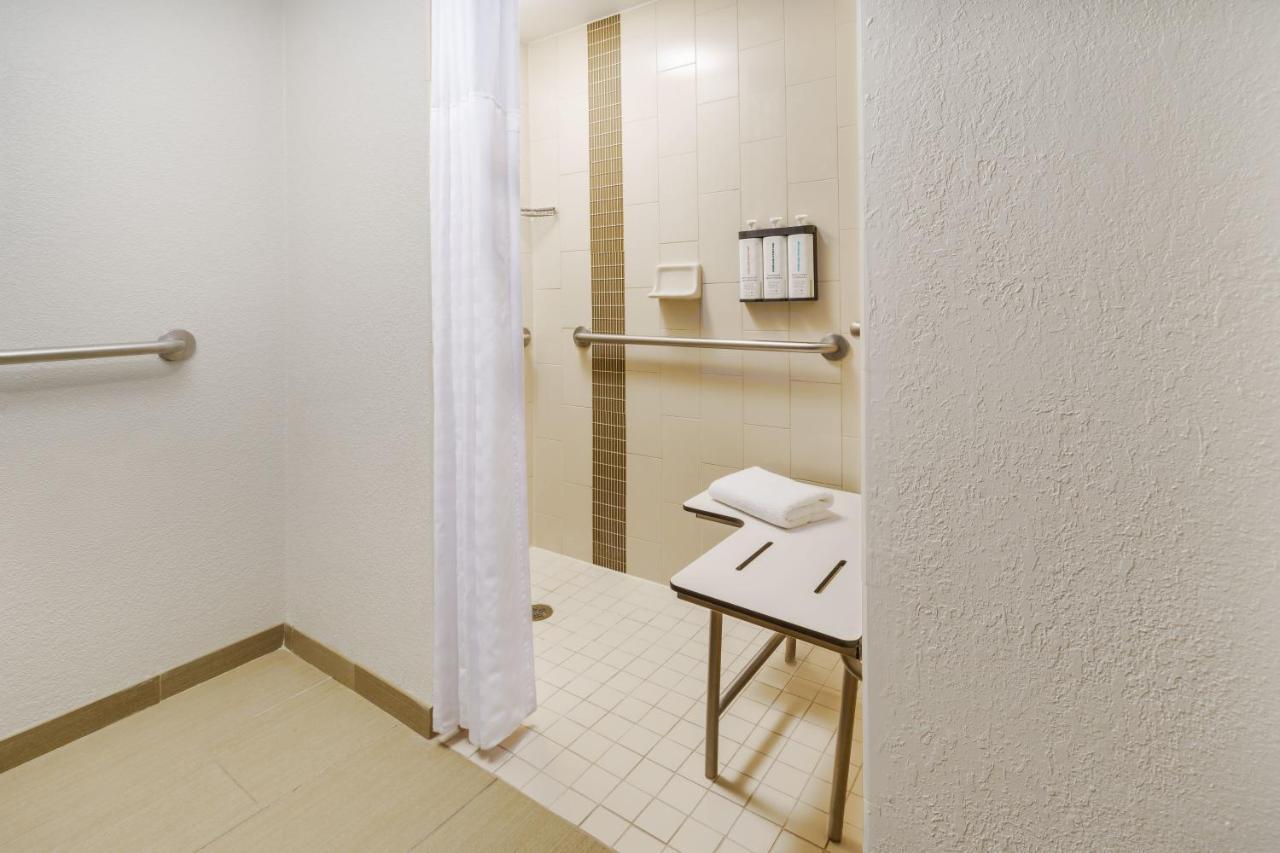 King Room with Accessible Shower - Disability Access,1542664522:JPEG