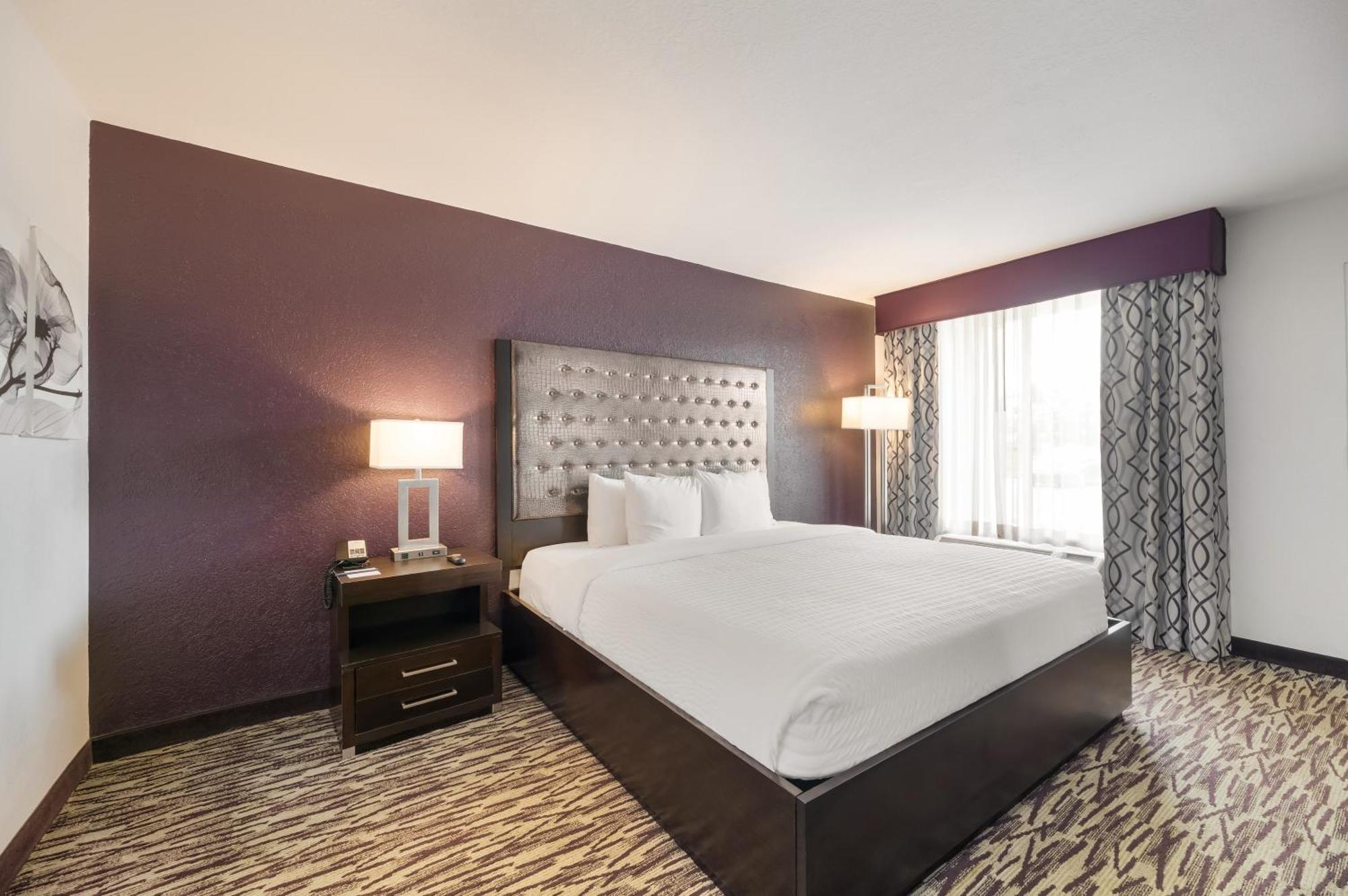 King Room Roll Shower Disability Access No Resort Fee