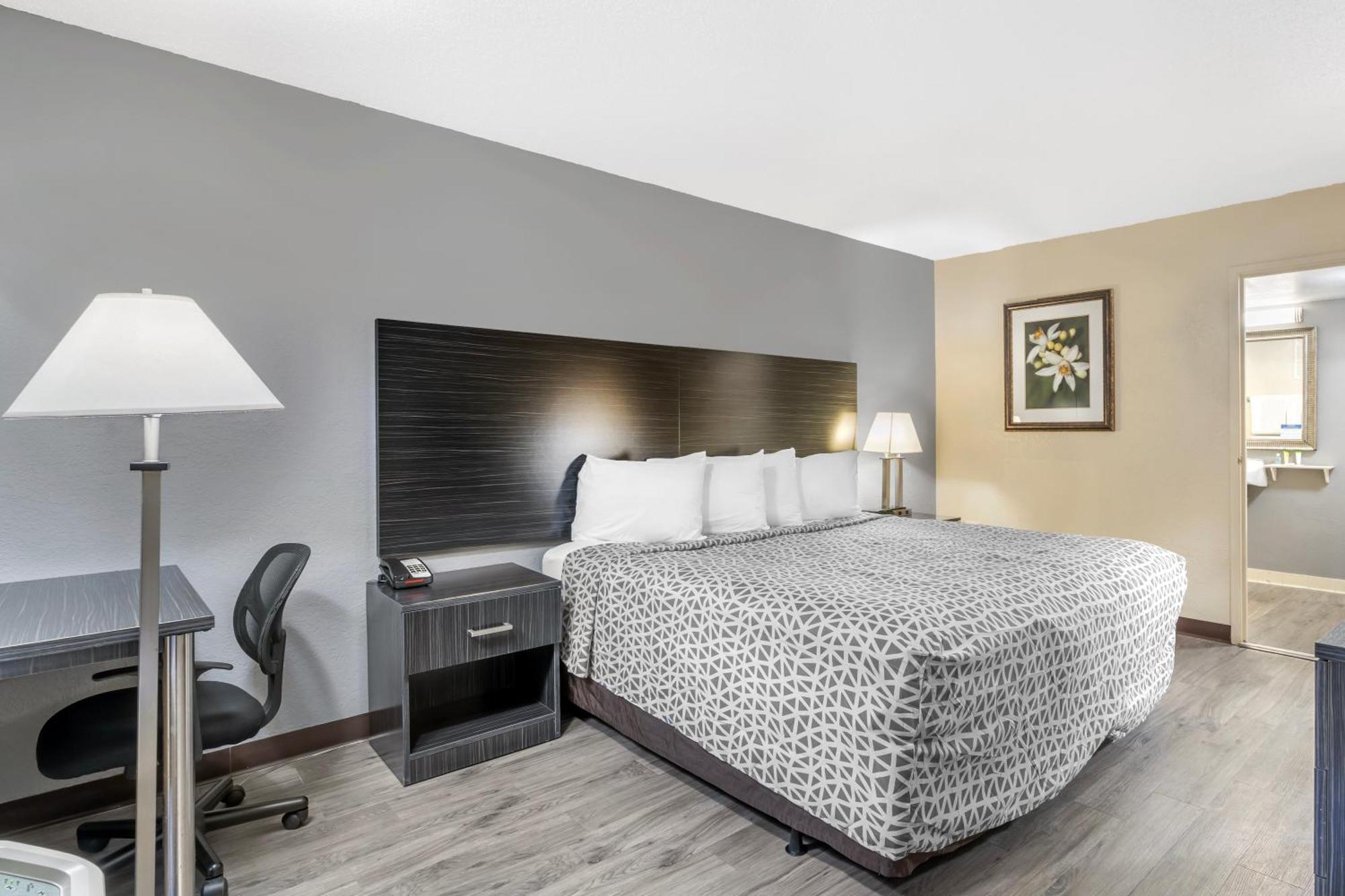 King Room - Disability Access,1499733880:JPEG