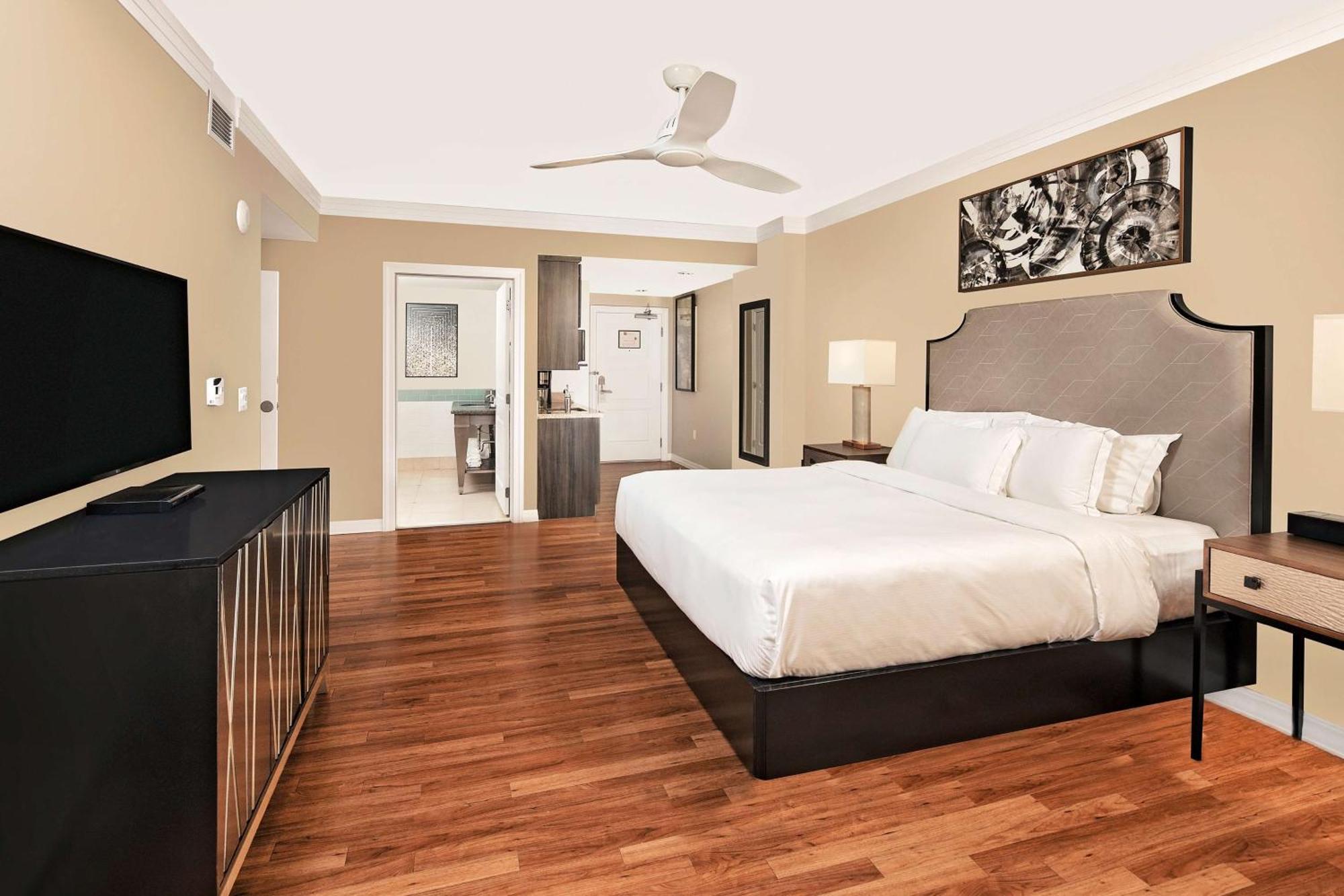 Studio Penthouse