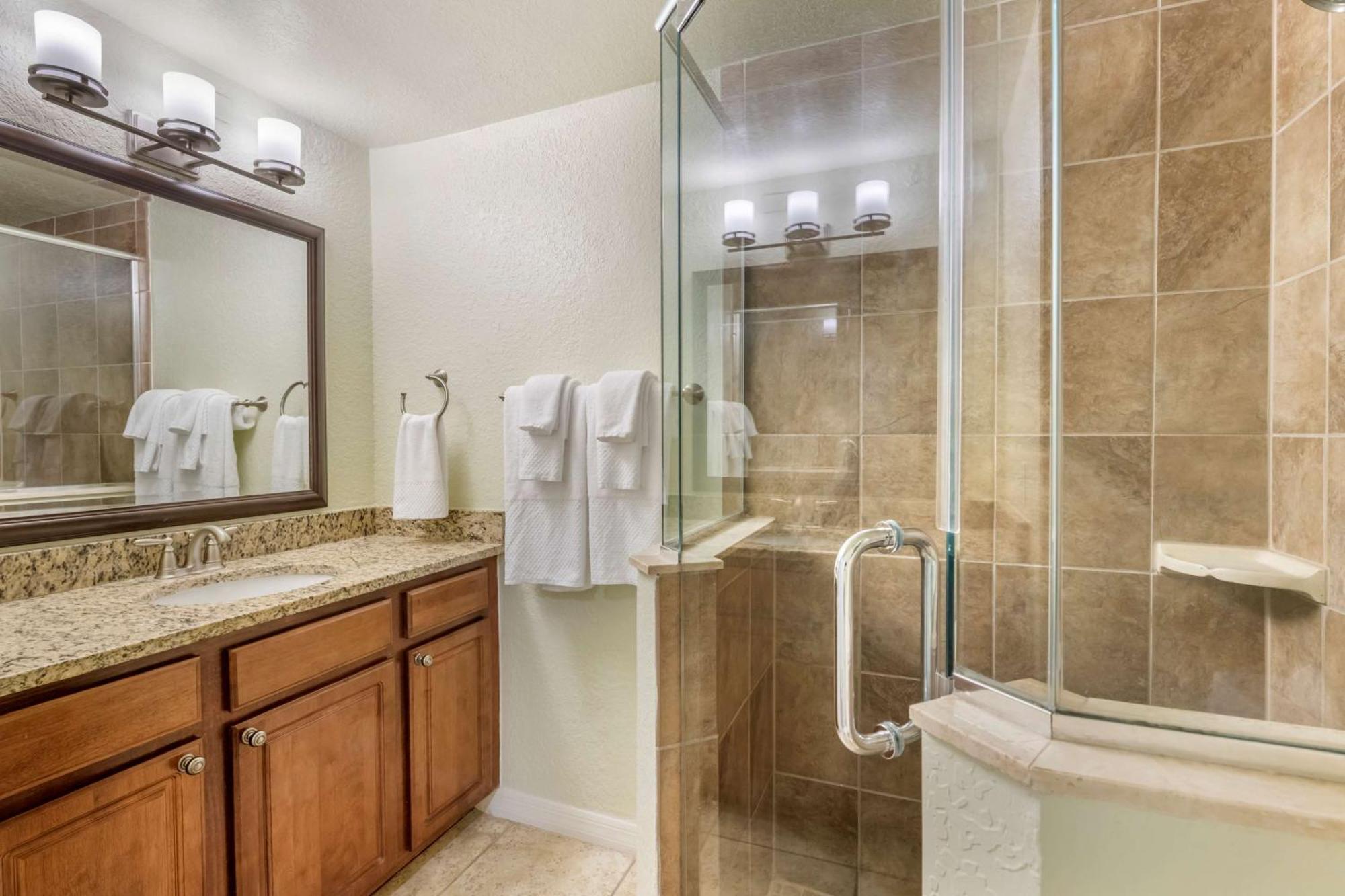 One Bedroom Queen Suite