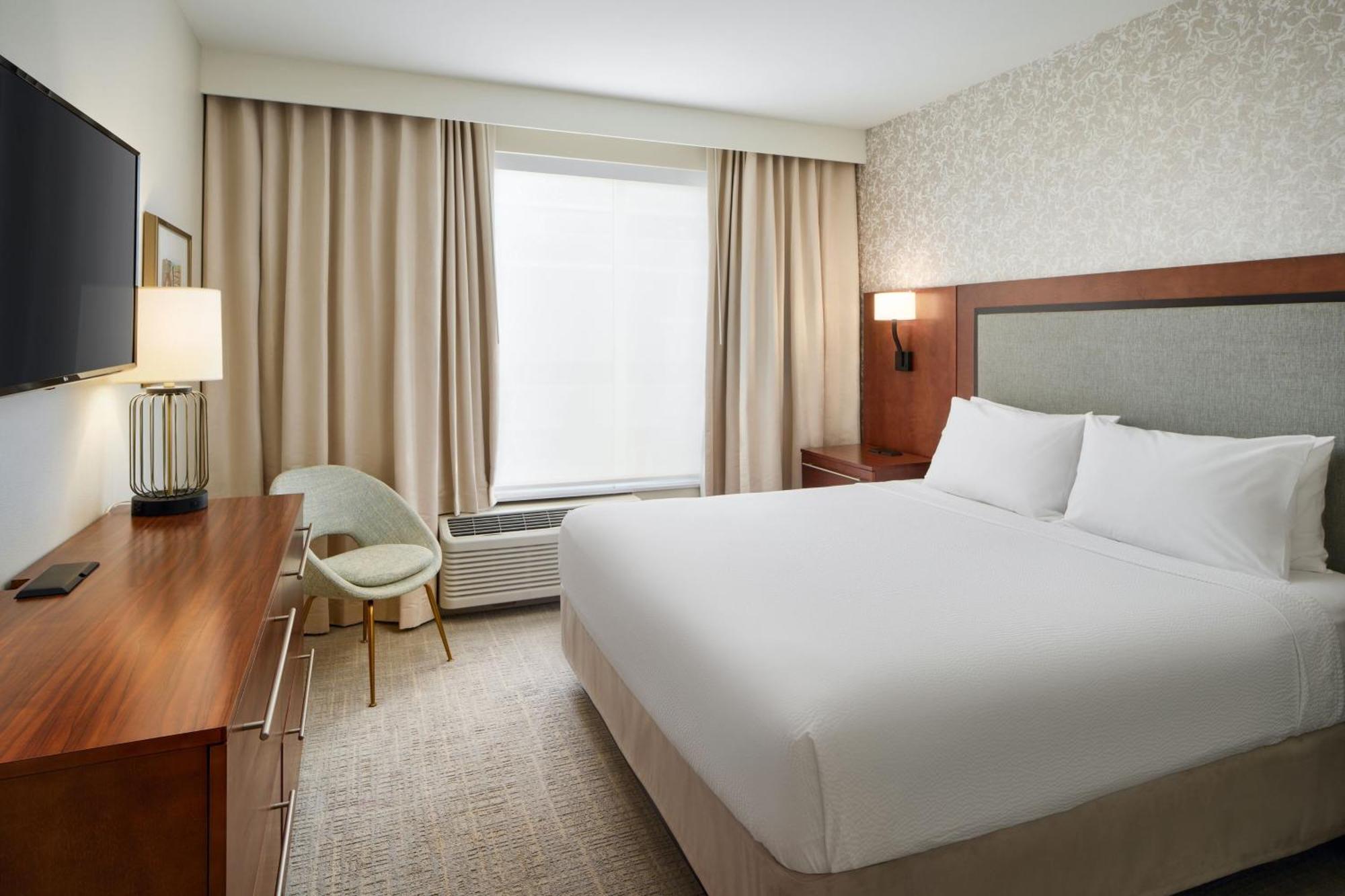 1 Bedroom Suite 1 King Sofa bed,1608345579:JPEG