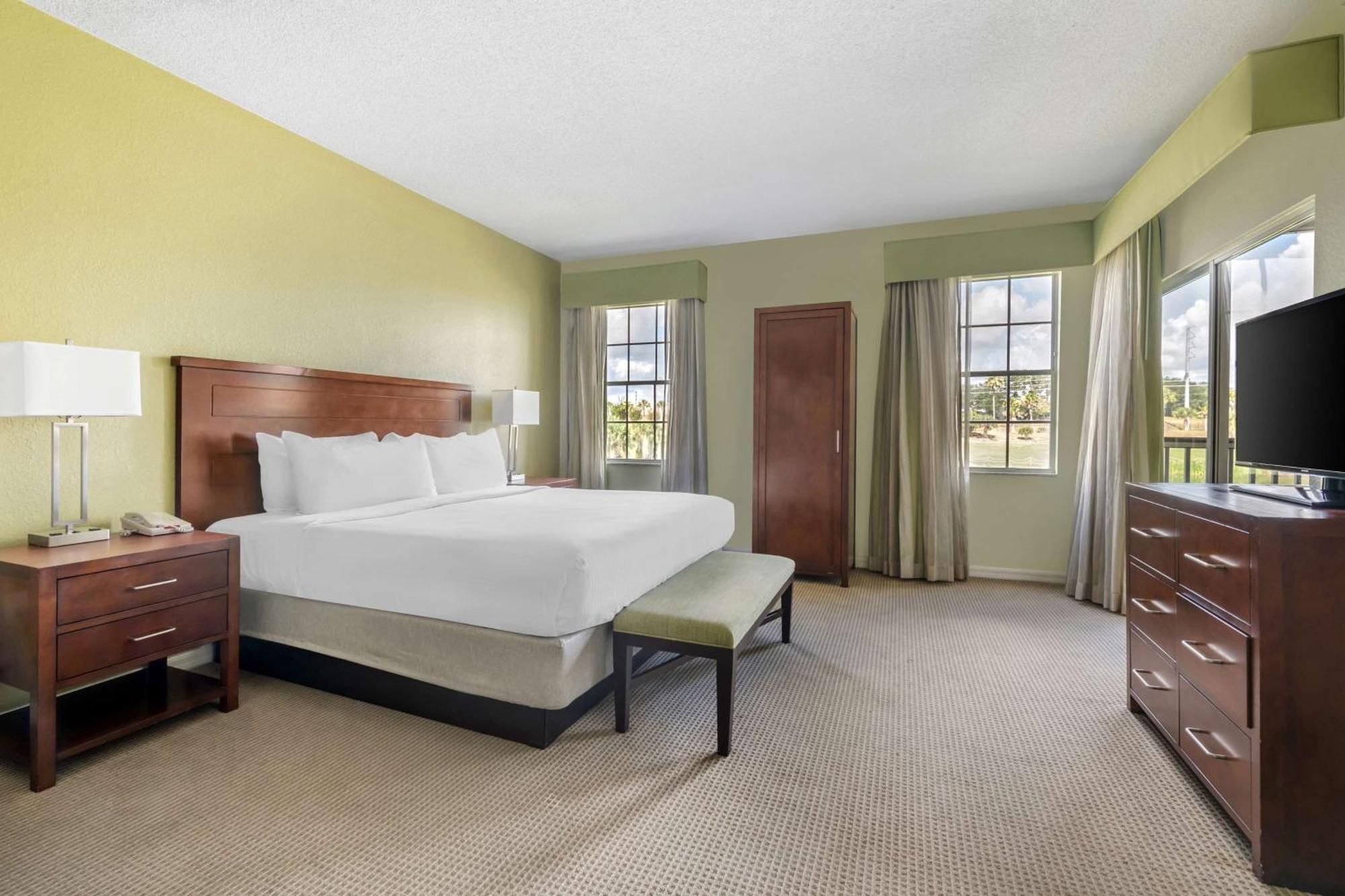 Two Bedroom Suite Roll Shower Accessible