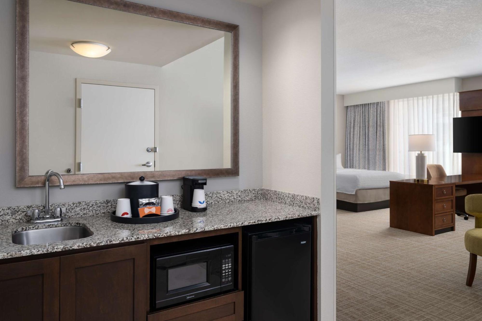 Suite met Kingsize Bed en Slaapbank - Rookvrij