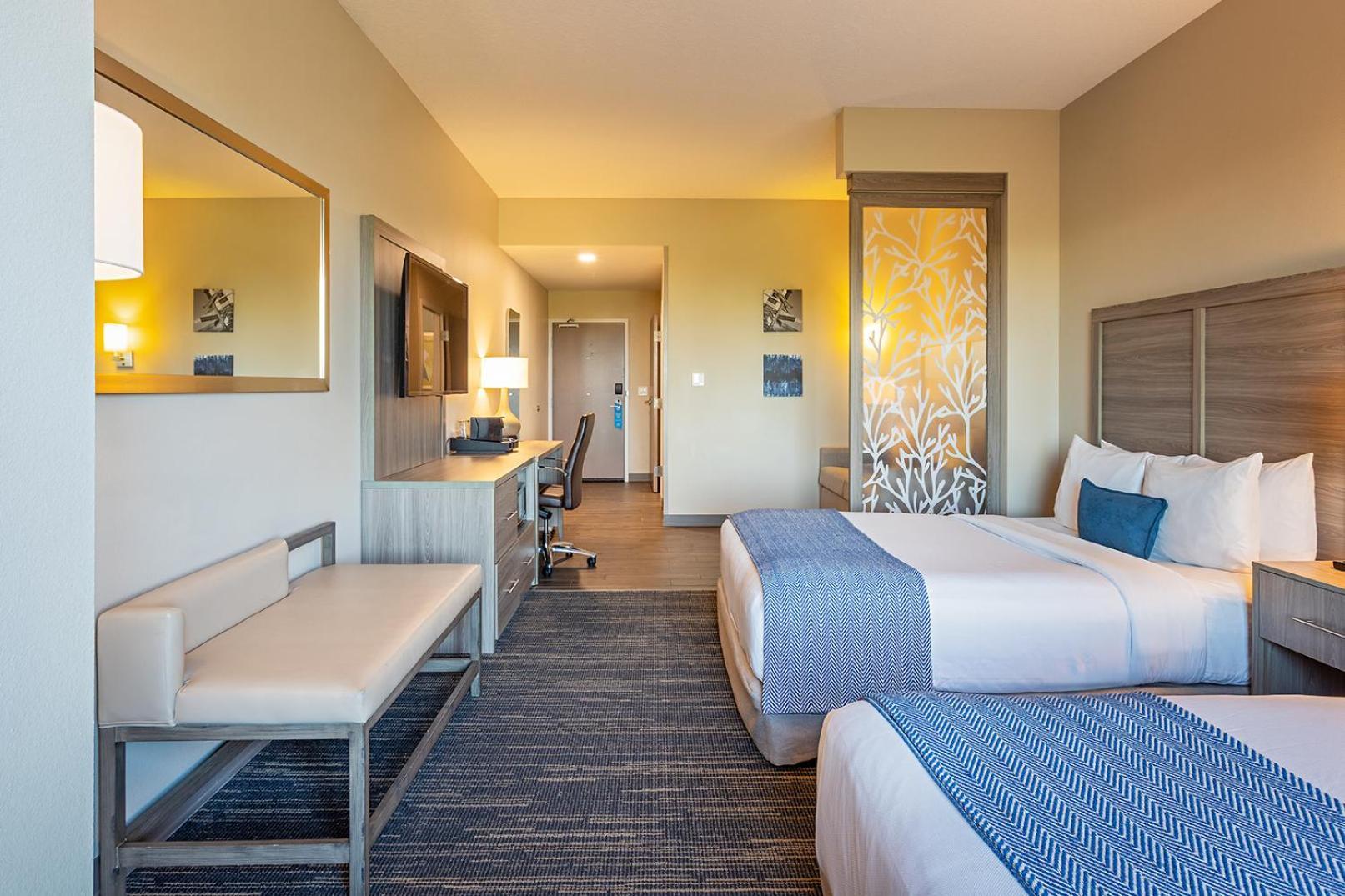 Double Queen Suite