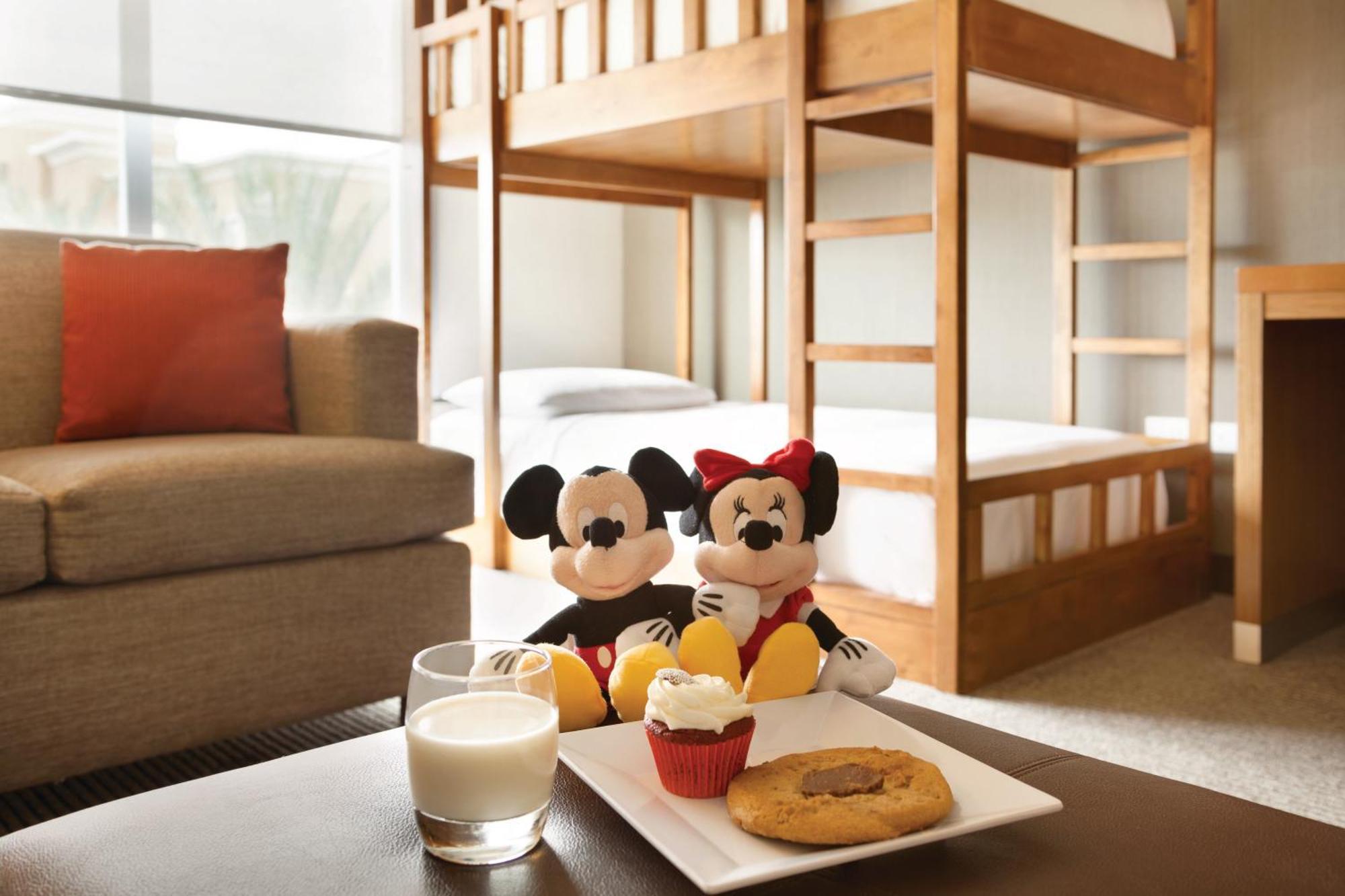 Familienzimmer mit Kingsize-Bett und Schlafsofa