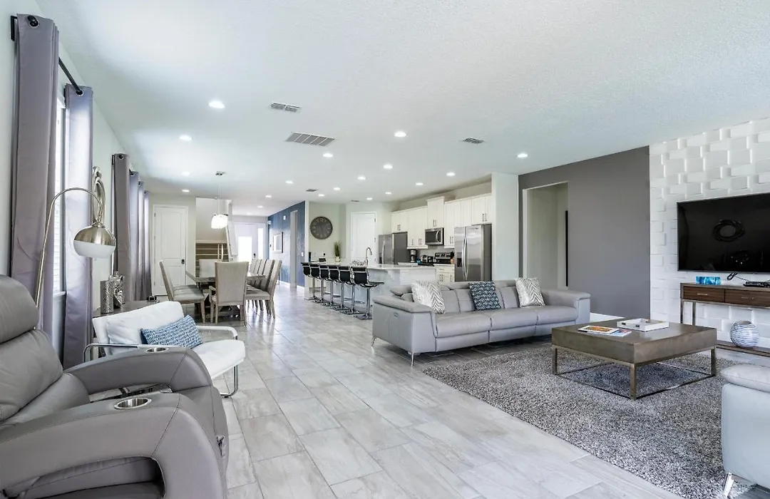 Upscale Modern Getaway Home With Heated Pool/Hot Tub, 9 Beds 8.5 Bath Sleeps 18+-1