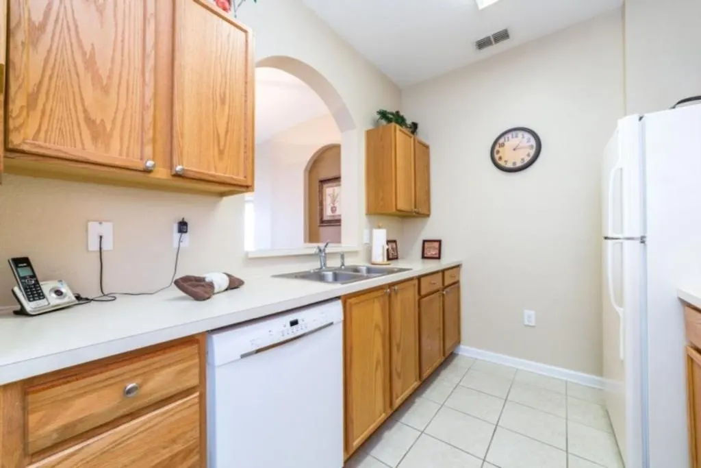 Stylish 3 Bedroom 2 Bathroom Condo In Windsor Hills- 5 Minutes From Disney Townhouse-1