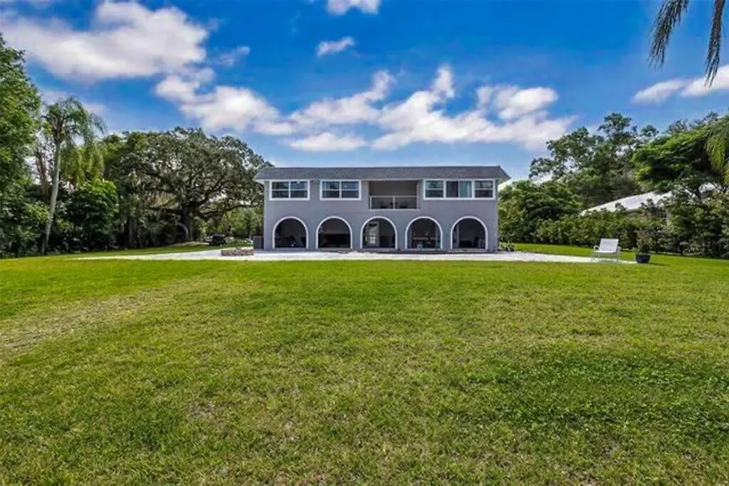 Stunning Lake Front House Near Disney & Universal-1