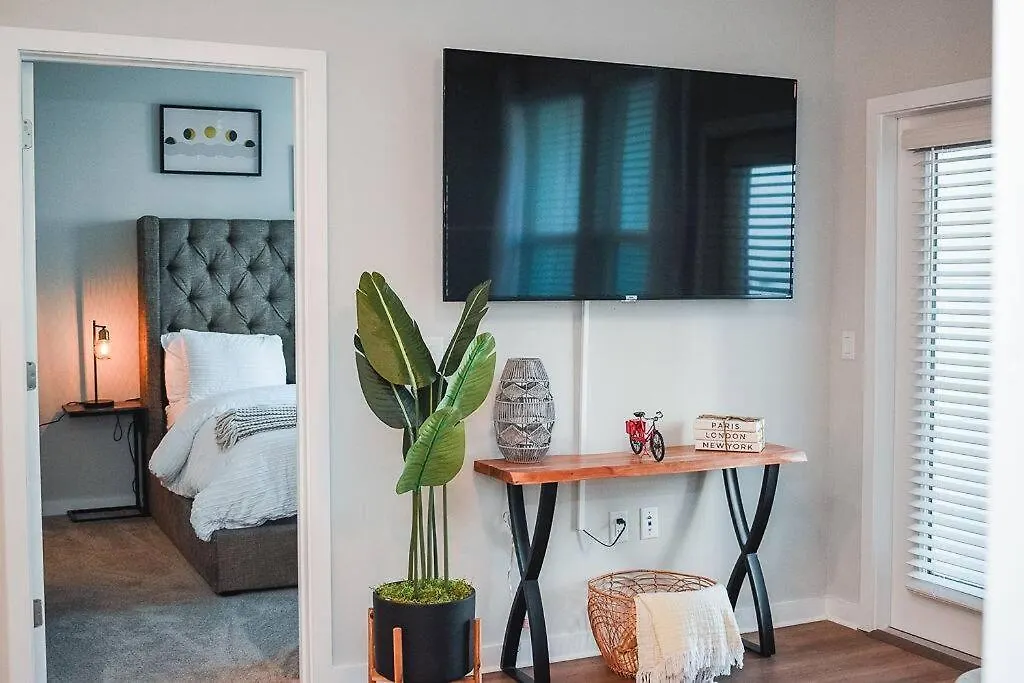 2 Bedroom Apt Luxury Near Disney Add Style To Your Vaca With Stylish Slingshot-1