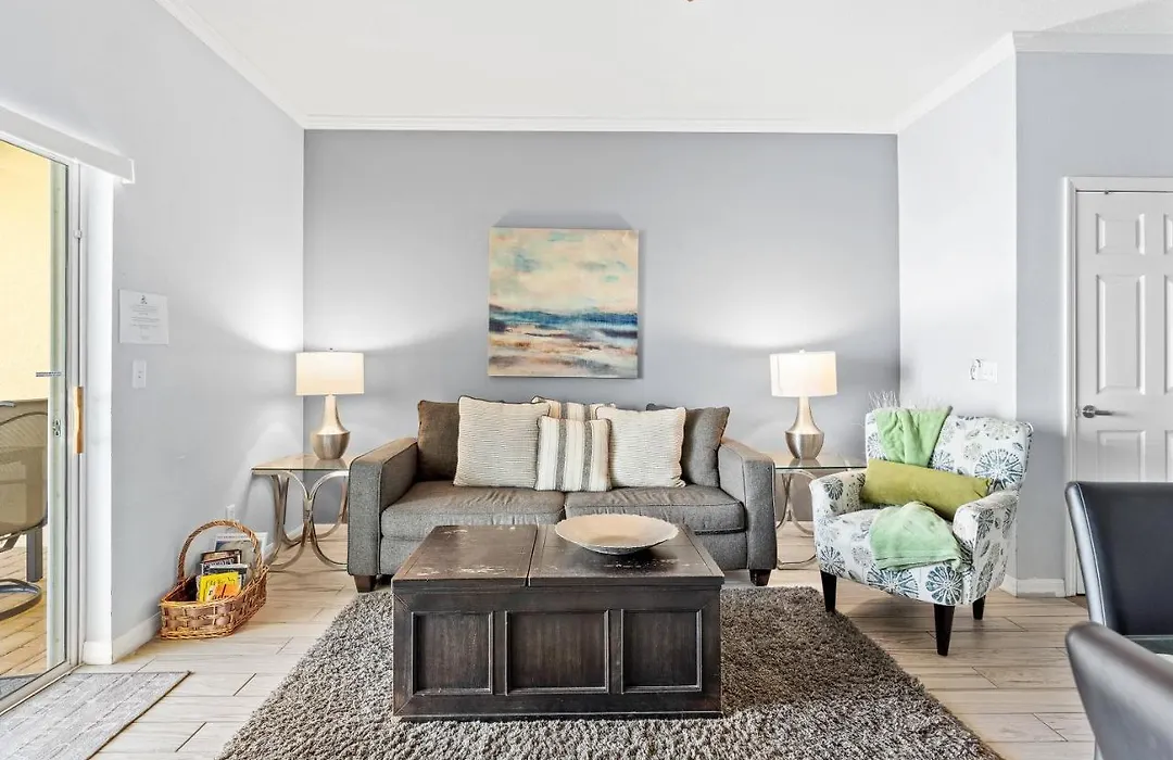 Modern Decor 3 Bedroom Perfect For 8 People Sr1543-1