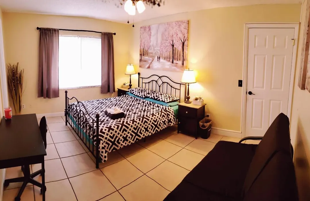 C3 Large Private Master Room & Bath With 55" Tv-1