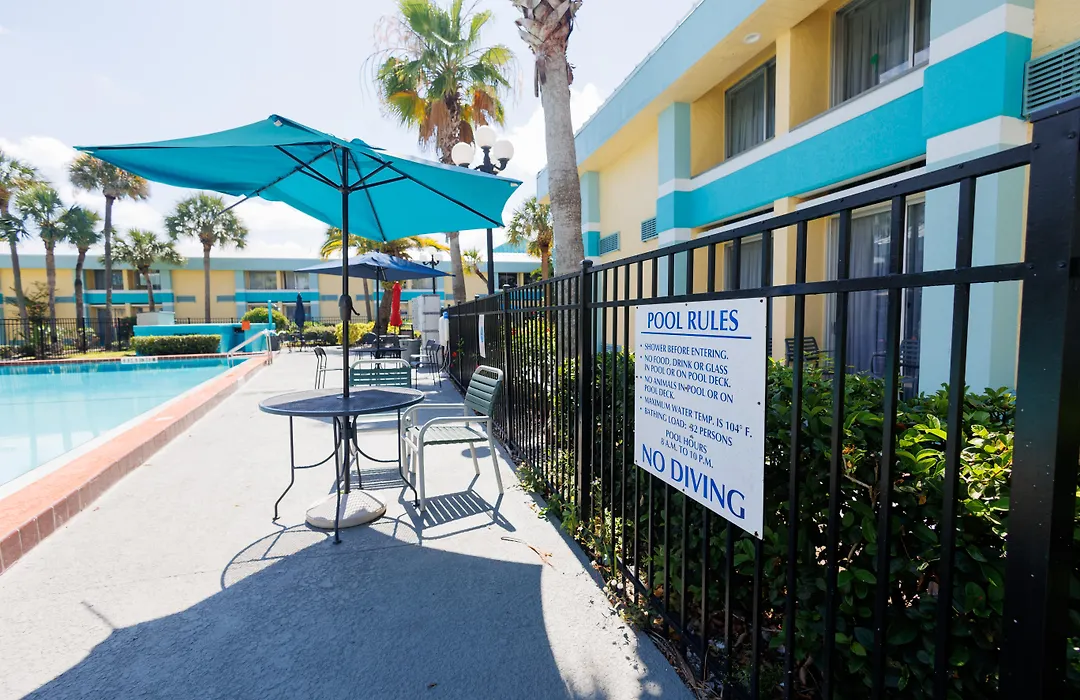 Garnet Inn & Suites-1