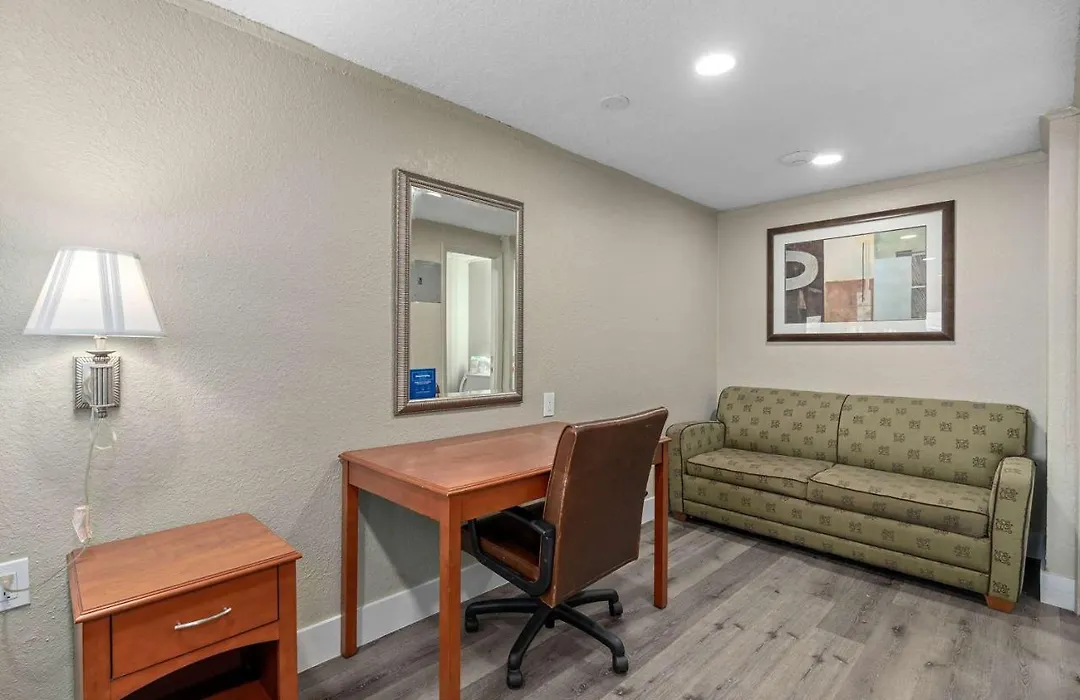 Travelodge By Wyndham Kissimmee Orlando-1