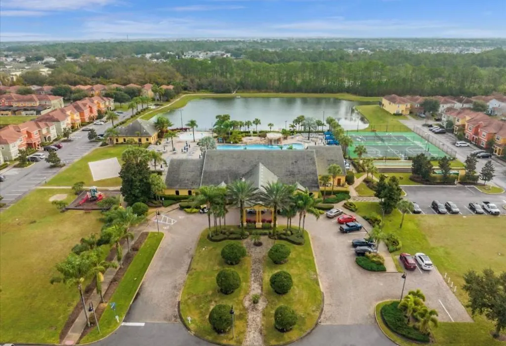 4 Bedrooms - 3 Bathrooms - Paradise Palms 8955 Cp-1