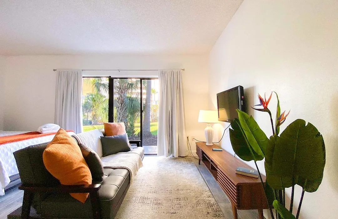 Universal Family Fun Perfectly Located + Amenities-1