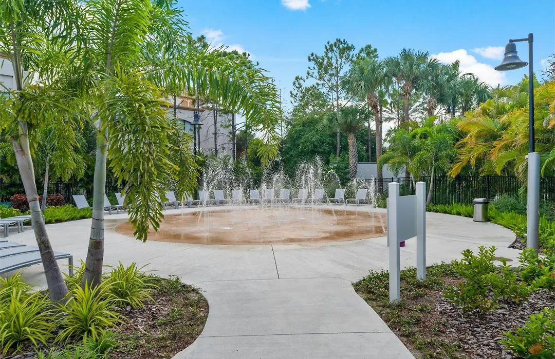 Newly Renovated Lakeview Vista Cay Condo-1