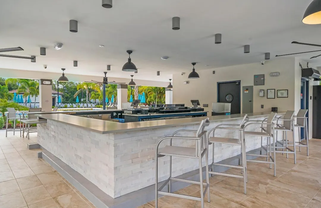 Luxurious Condo Wprivate Balcony Amazing View-1