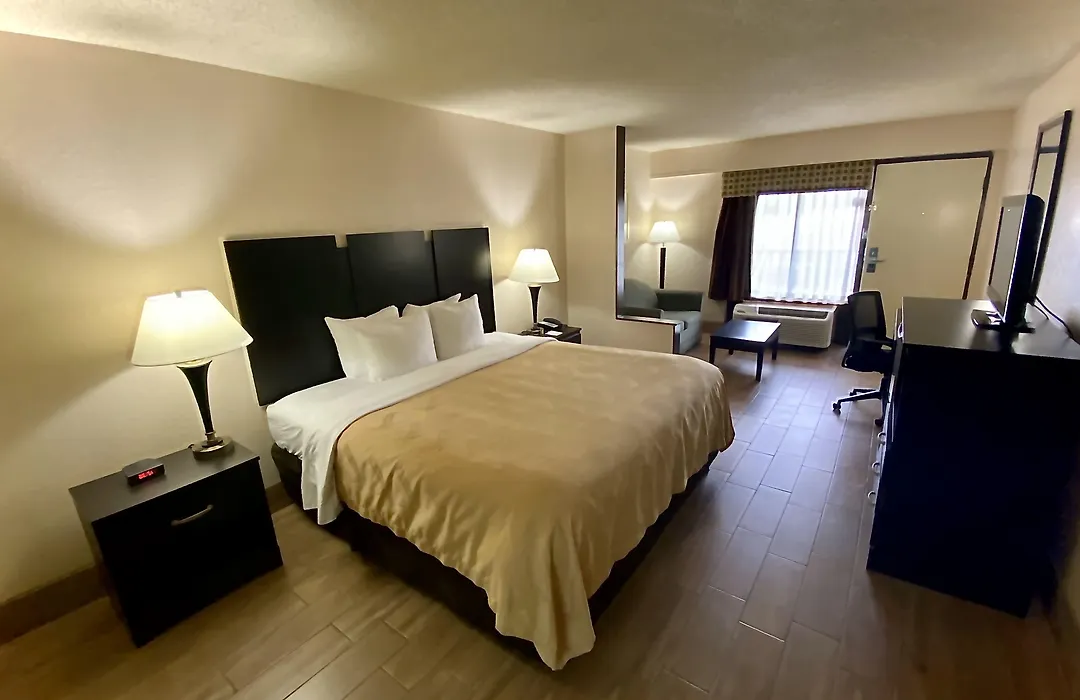 Quality Inn & Suites Orlando Airport-1