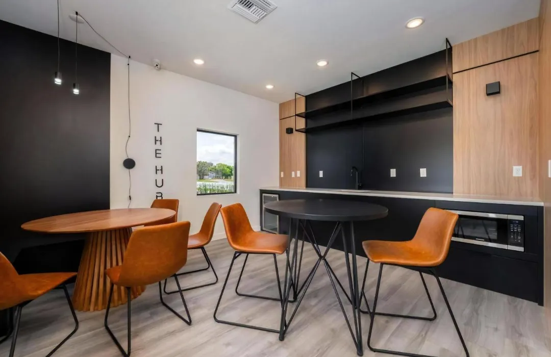 3 Bedrooms 3 Baths The Hub At Westside 3421Tt-1