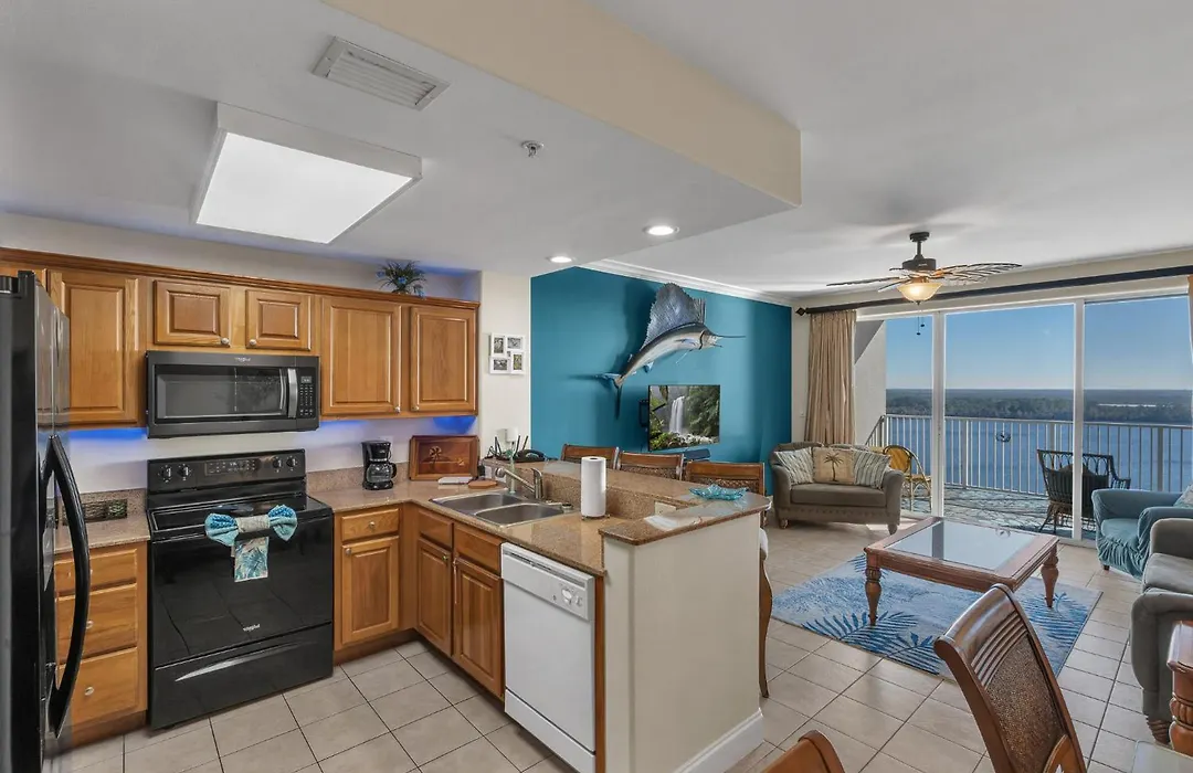 Luxury Condo W/ Huge Private Balcony On Lake Bryan-1