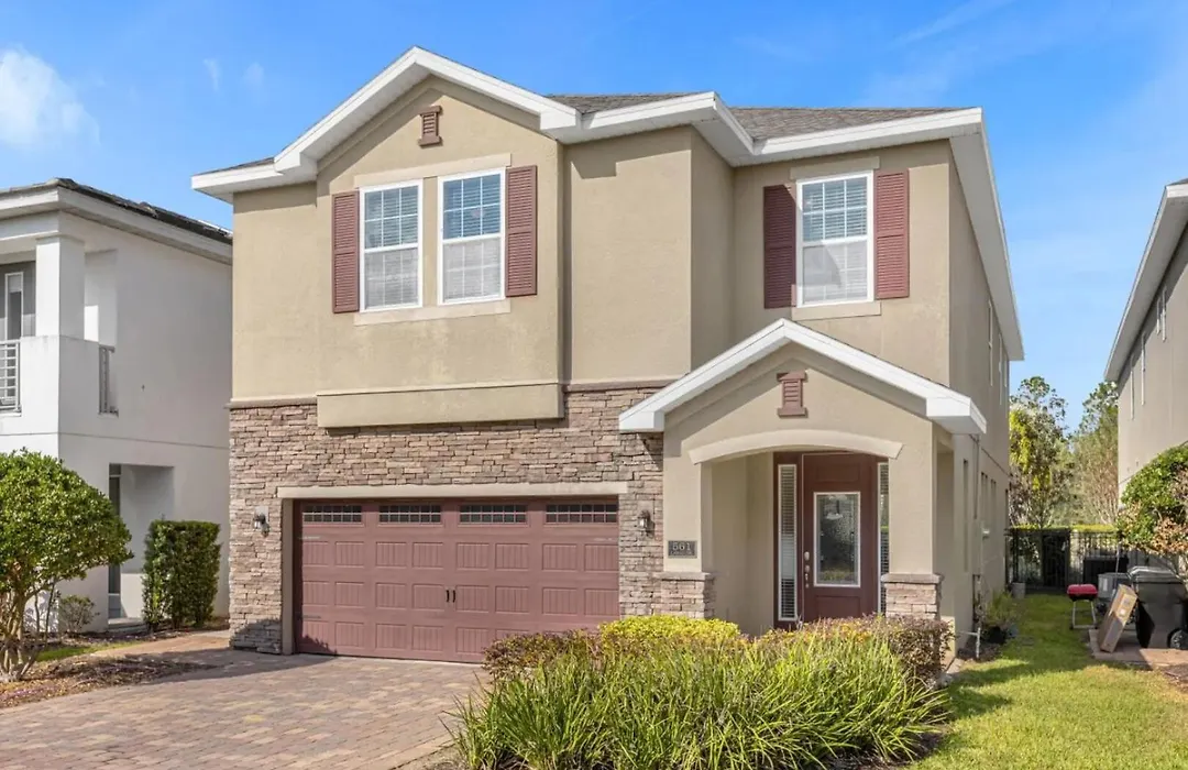 Multiple Family Homes - 23 Rooms Poolsspas-1