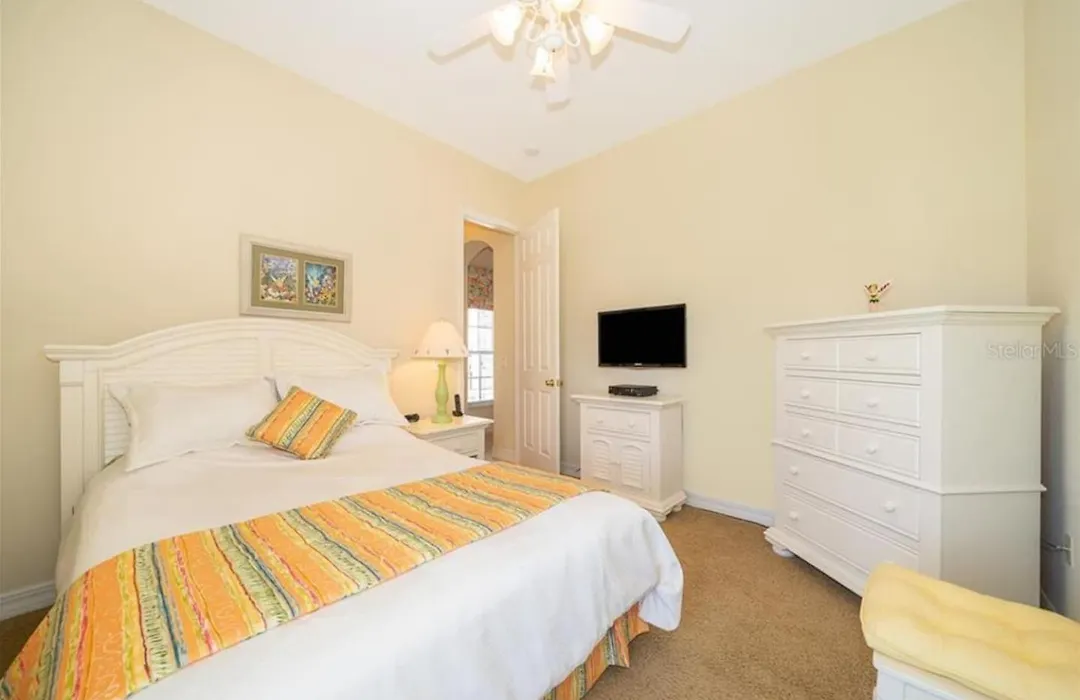 Spacious Family Escape 2 Masters Pool Hot Tub Pool Table & Bbq - 2 Miles Disney-1