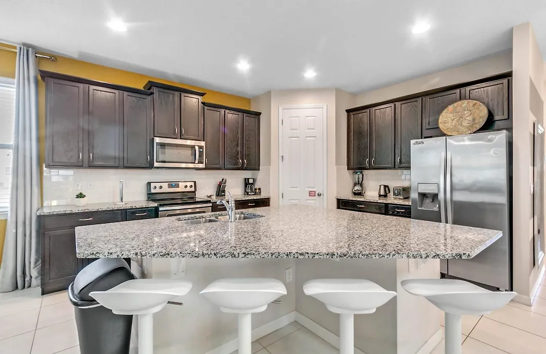 5 Bedrooms 55 Bathrooms Solara 1620 Hg-1