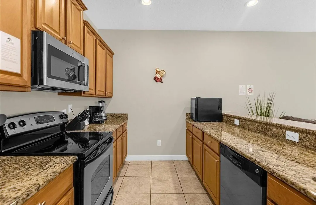 4 Bedrooms 3 Bathrooms Paradise Palms 8963 Cat-1