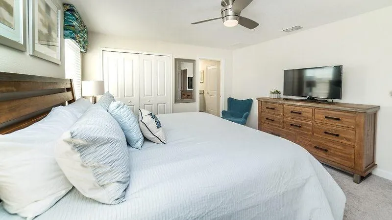 Stunning Storey Lake 4 Bed 3 Bath Townhome With Splash Pool-1