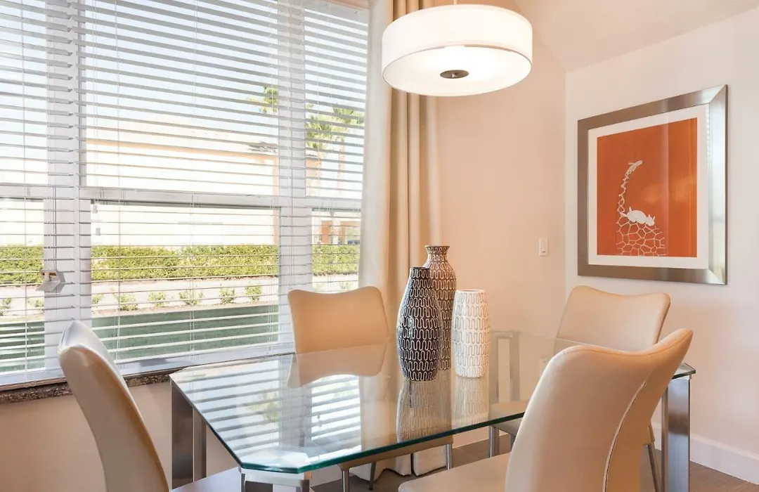 Beautiful 3 Bedroom Suites, 20 Min From Disney Townhouse-1