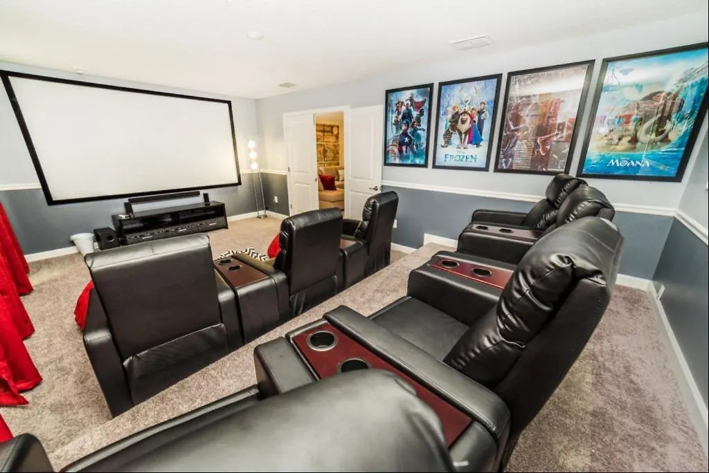 Luxury Lake View 8 Bedroom Villa With Games Room-1