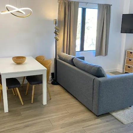 Modern Studio On I-Drive: Parking + Pool Included-2