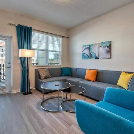 Comfortable Home With Balcony Near Universal Parks-2