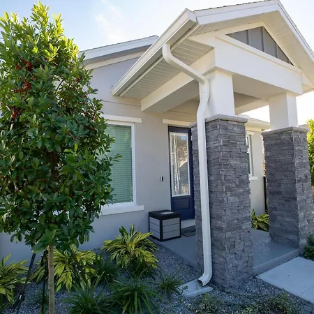 Brand New Modern Pet Friendly Zen Home With Private Home Theater & Hot Tub! Home-3