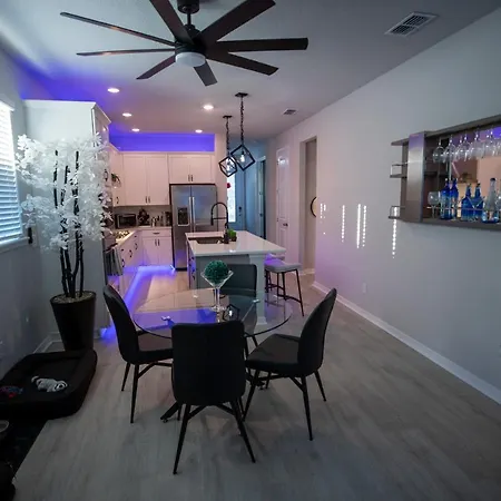 Brand New Modern Pet Friendly Zen Home With Private Home Theater & Hot Tub! Home-2