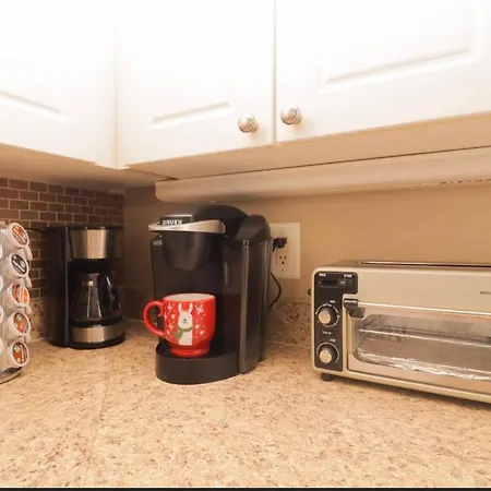 5 Star Luxury 1 Bedroom Condo-2