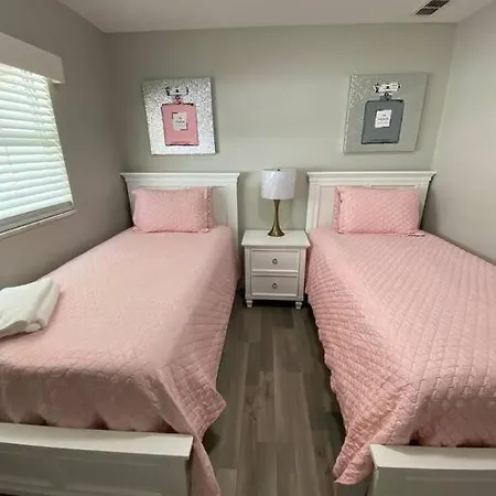 Modern And Stylish Home 10 Minutes From Mco Airport-3