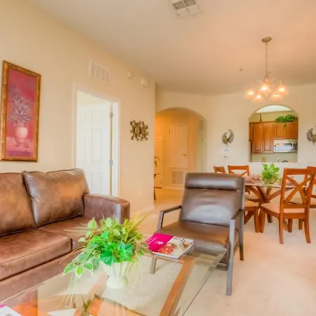 Spacious Lakeview Condo, Near Theme Parks-2