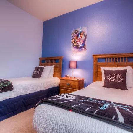 Spacious Lakeview Condo, Near Theme Parks-3