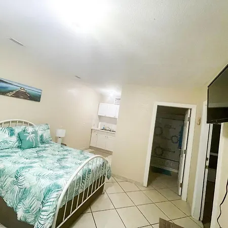 Nice Space With Separate Entrance-2