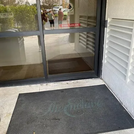 Studio Near Universal Studios With Great View-3