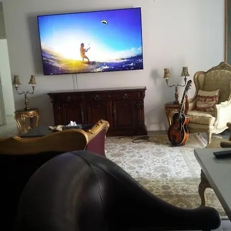 Queen Bedroom With Smart Tv Very Peaceful-3