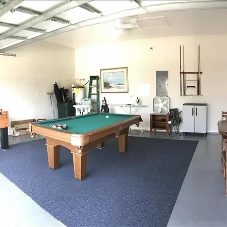 645 Rolling Green House-3
