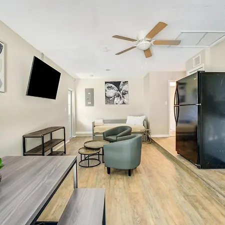 Quiet Location Duplex House - Minutes Away From Everything - Winter Park, Florida-2