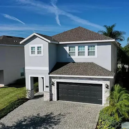 Luxurious 6 Bedroom Villa With Private Pool & Spa-3